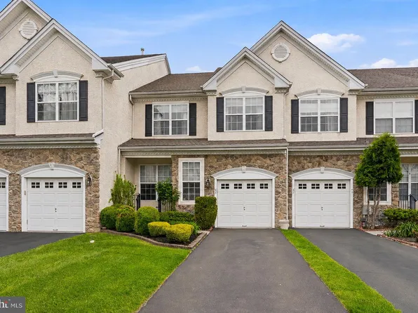43 Brecknock Ct, Newtown, PA 18940