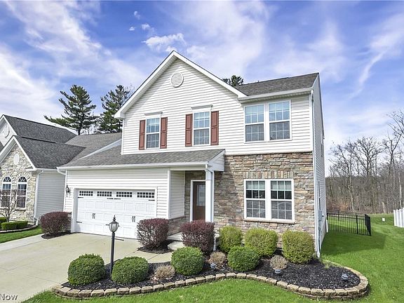 3rd image of 3233 Seneca Dr