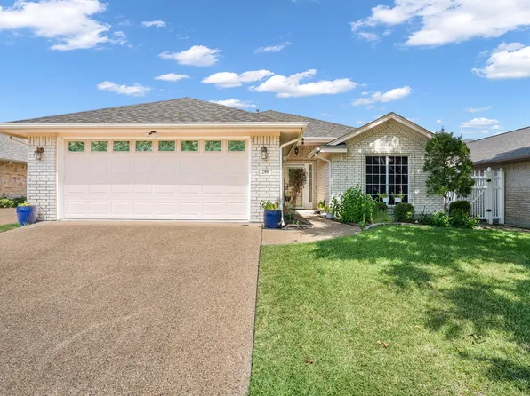 210 Bluebonnet Ln, Waxahachie, TX 75165