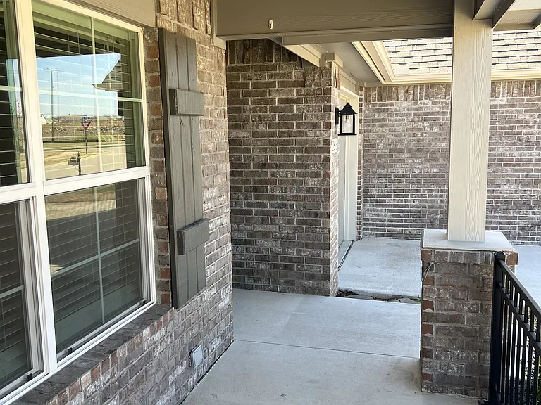 2615 W Baton Rouge Pl — Photo 7