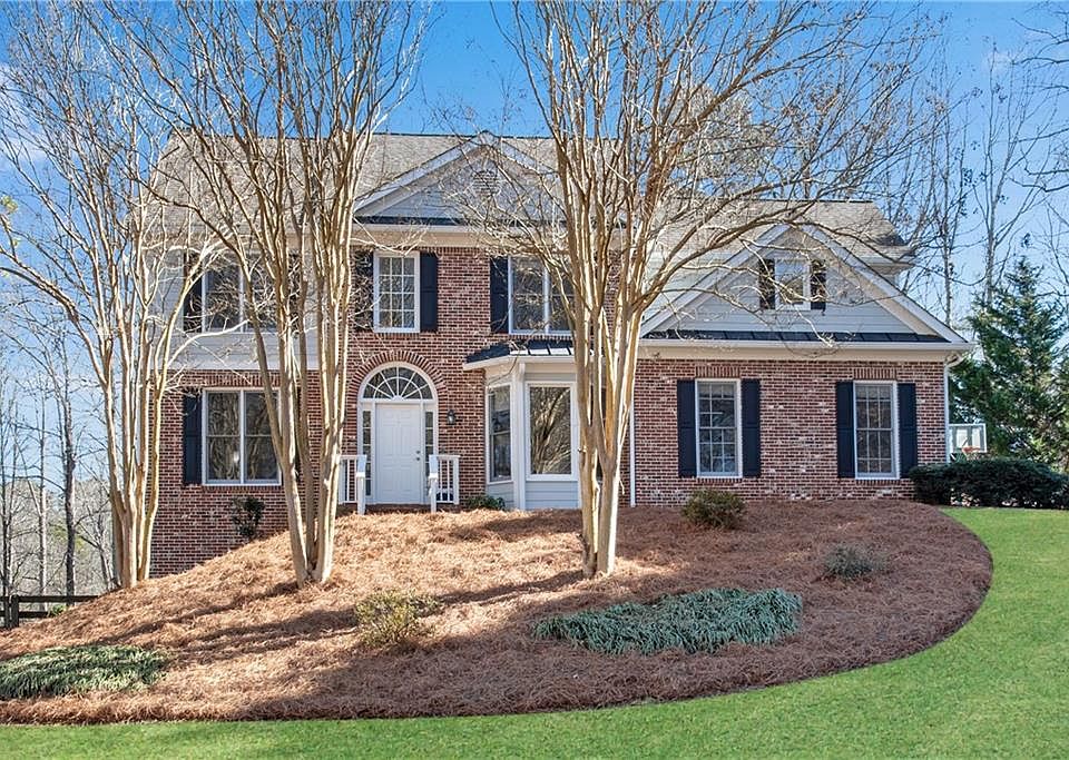 1st image of 302 N Brooke Dr