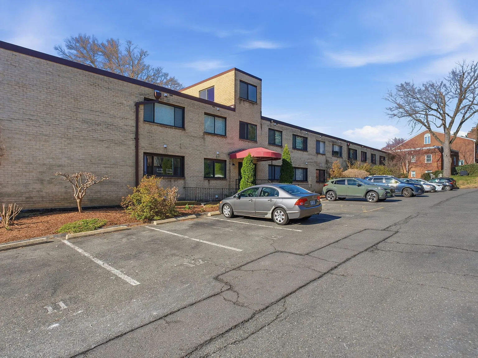 1 bed, 552 sqft, $2,300 — Photo 2