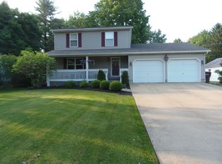 917 Proehl Dr, Barberton, OH 44203