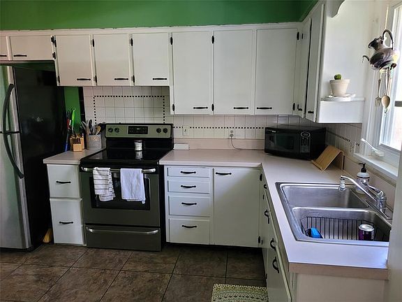 5th image of 1264 Cornell Ave