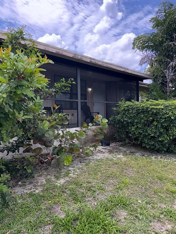 2 bed, 2.0 bath, 865 sqft, $1,800 — Photo 2