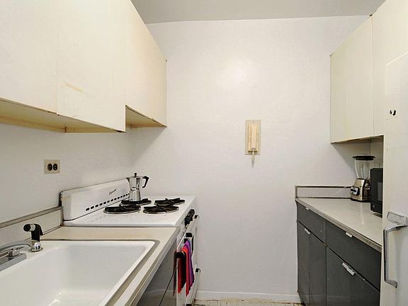 3rd image of 180 W End Ave APT 9G