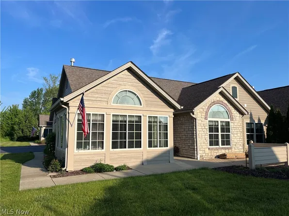 340 Quarry Lakes Dr, Amherst, OH 44001