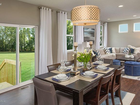 COL-CTX-BRR-Newton-Dining