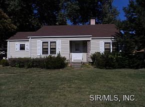 2nd image of 2415 Pine St