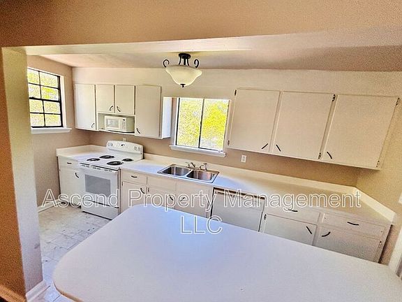 5th image of 3503 Dodson Ave