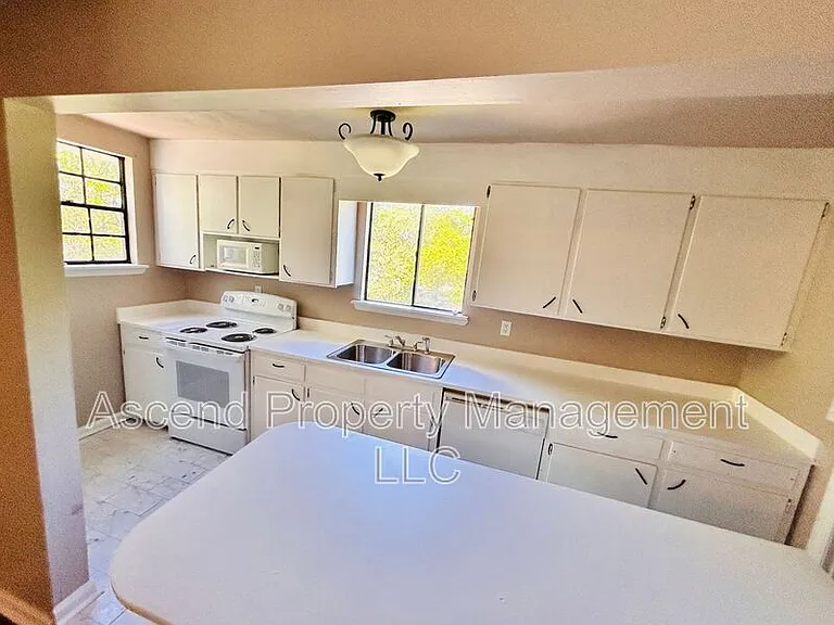 3503 Dodson Ave — Photo 5