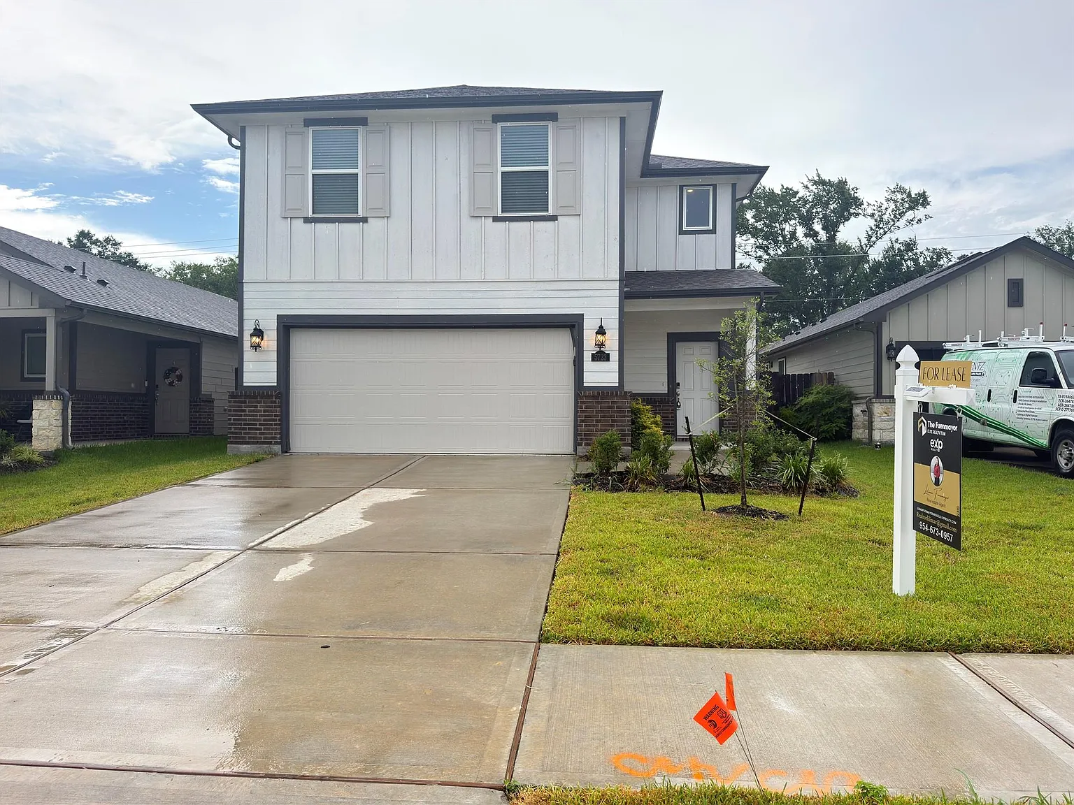 3 bed, 2.5 bath, 1639 sqft, $2,200 — Photo 1