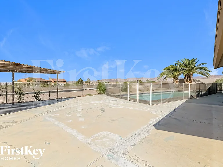 518 E Fairway Rd — Photo 15