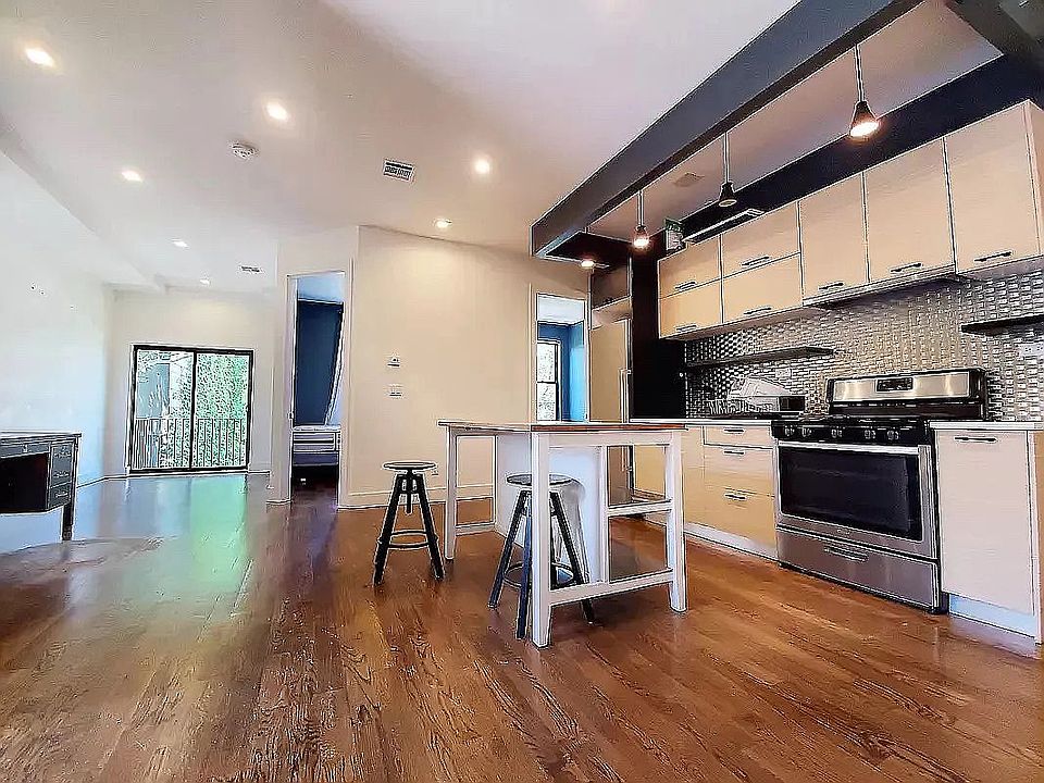 1st image of 287 Harman St APT 2R