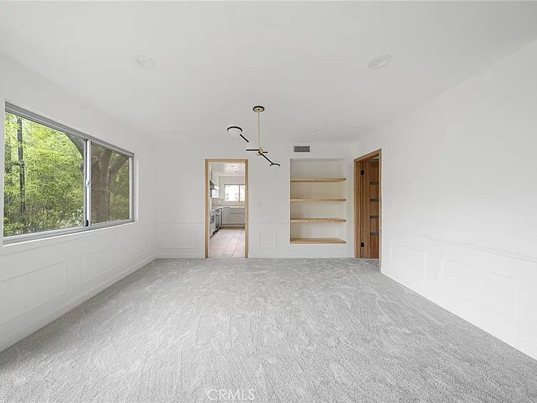 420 S Madison Ave #205 — Photo 8