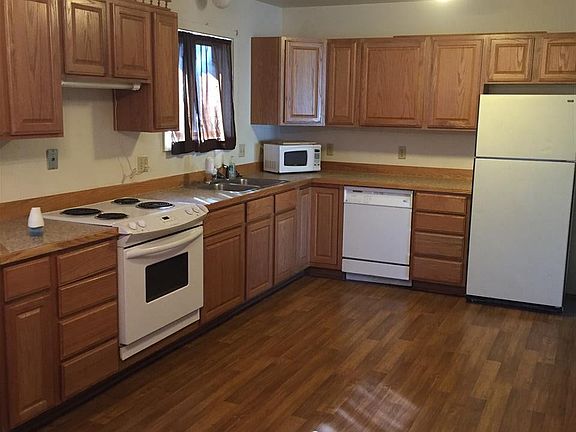 3rd image of 914 Montana St APT B