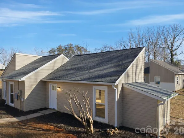 1878 Thoreau Ct, Connelly Springs, NC 28612