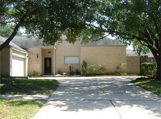 11107 Pembridge Dr, Houston, TX 77071