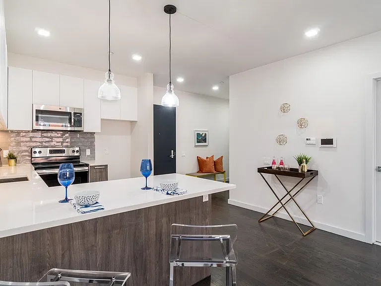 6122 Hudson Ave #4A — Photo 6