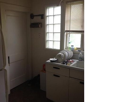 5th image of 1529 Gillett St