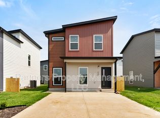 940 Illinois Ave, Centerton, AR 72719