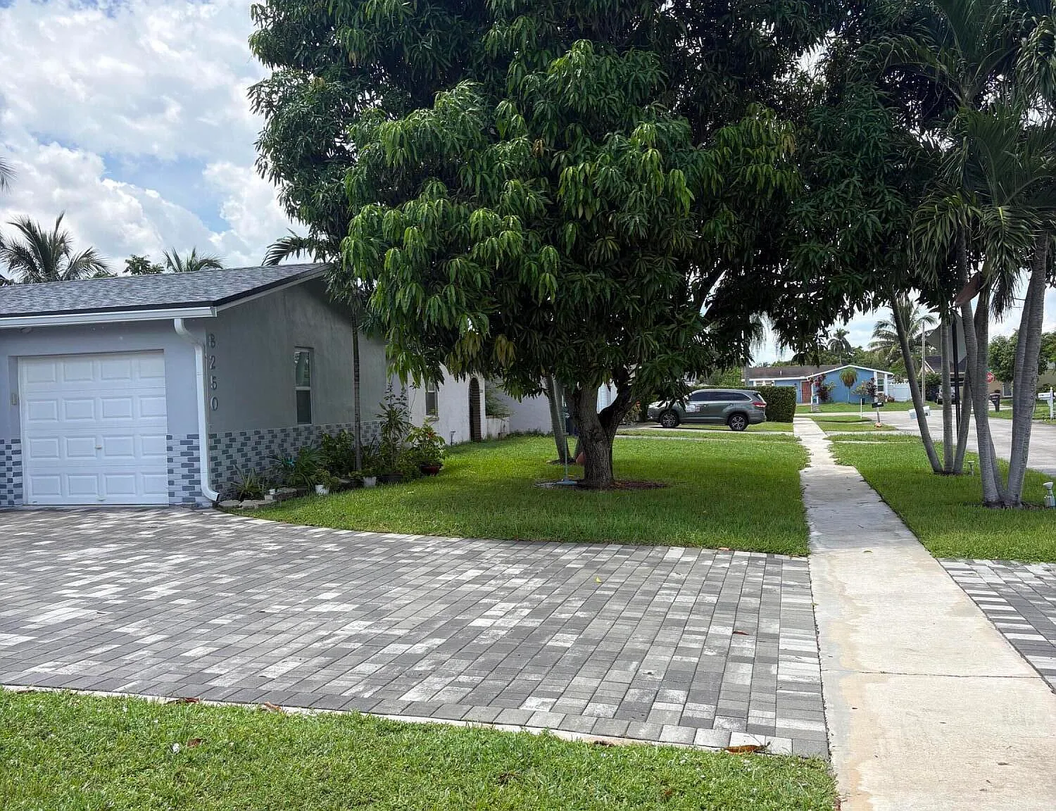 3 bed, 2.0 bath, 1808 sqft, $4,000 — Photo 2