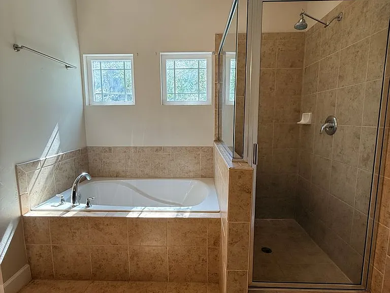5156 NW 21st Dr — Photo 30