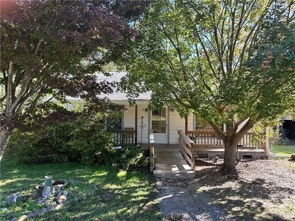 604 N Montgomery St, Clarksville, AR 72830