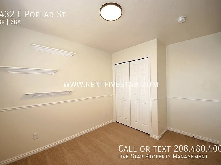 1432 E Poplar St — Photo 13