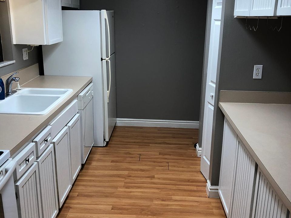 1st image of 8007 Hibiscus Dr