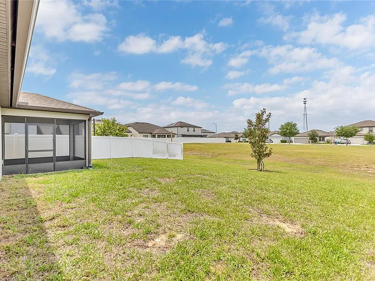 747 Citrus Isle Dr — Photo 3