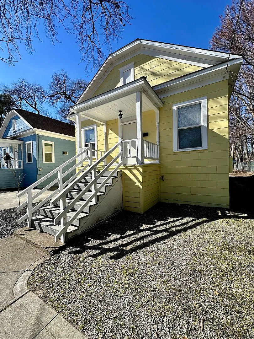 **Summer 2027 - Reserve Now** Great House in Downtown Chico — Photo 3