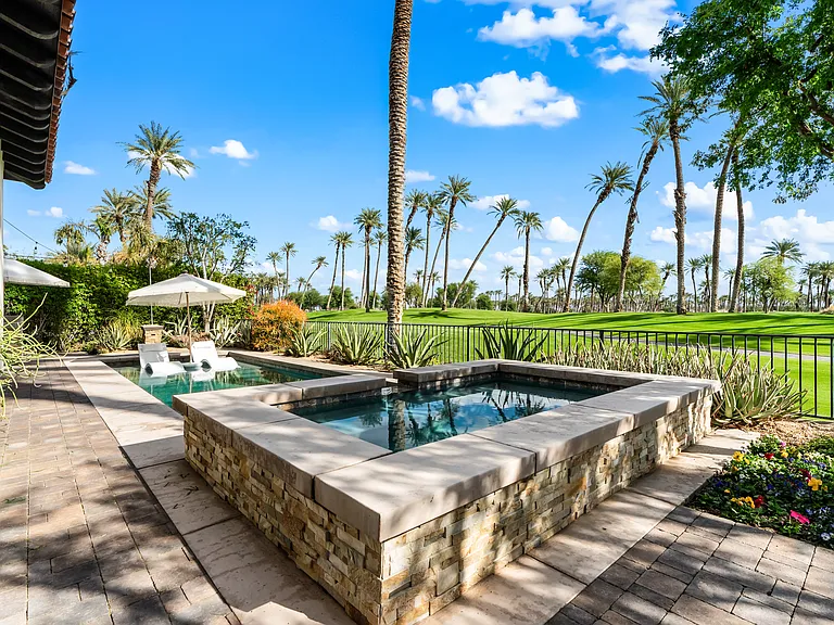 56738 Palms Dr — Photo 39