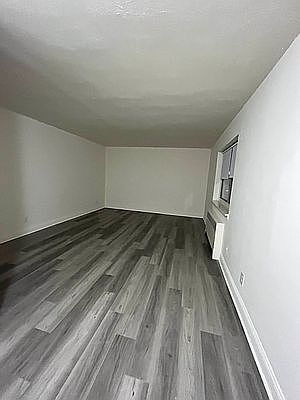 3rd image of 24 Stratford Ave #B41