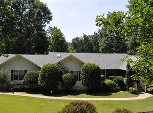 70 Crestwood Ln, Tryon, NC 28782