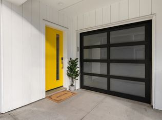 824 N 47th St, Seattle, WA 98103