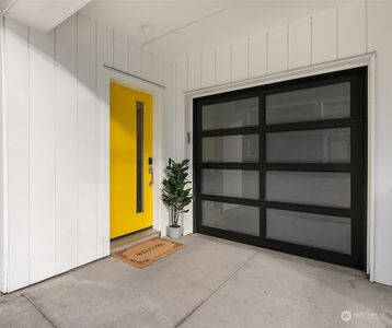 824 N 47th Street, Seattle, WA, 98103