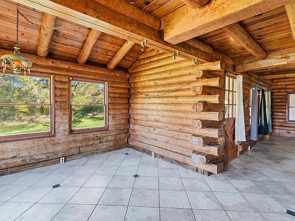 3rd image of 10159 Lime Kiln Rd