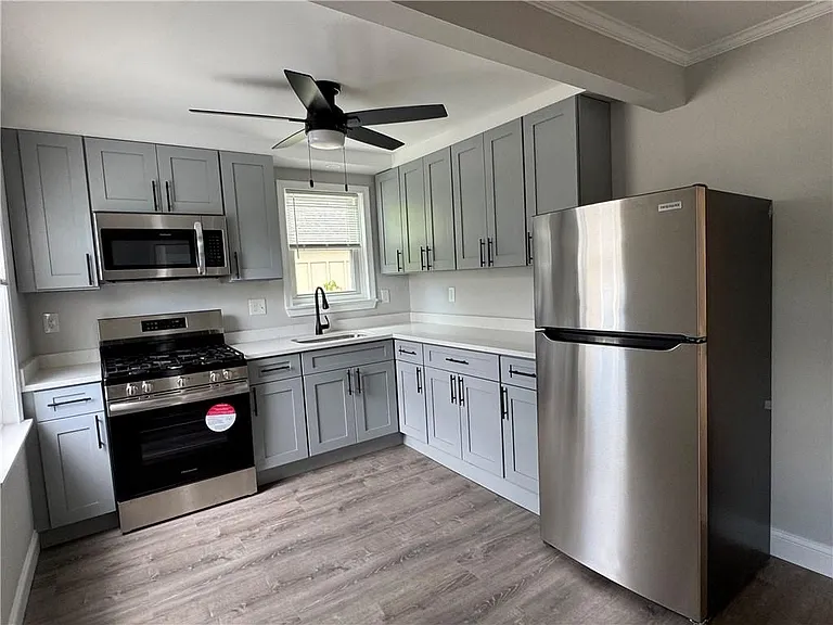 350 Main St #2 — Photo 6