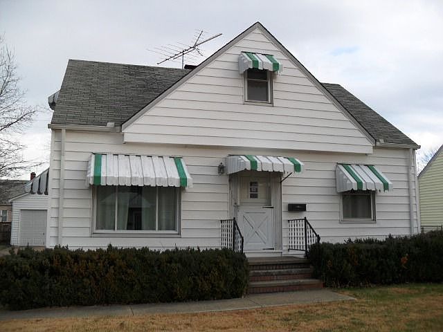 1st image of 289 E 329th St