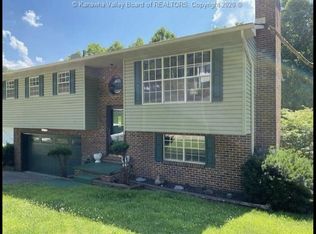 39 Maple Grove Dr, Charleston, WV 25312