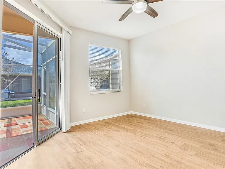 2920 Willow Creek Ln — Photo 22