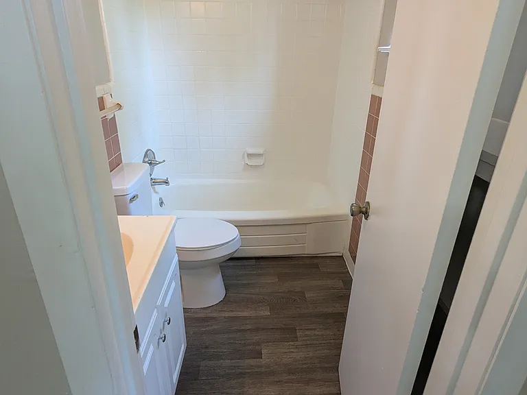 East Lake Apartments — Photo 21