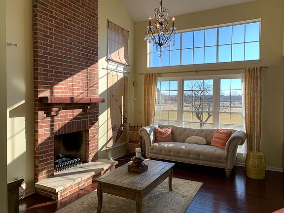 2nd image of 2205 Seaver Ln
