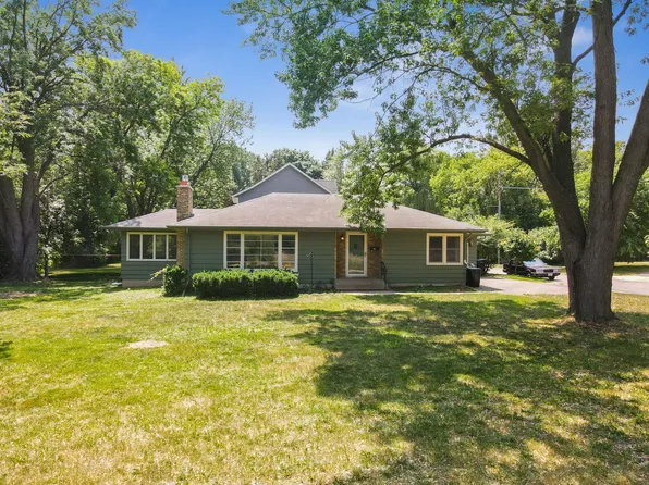 349 21st Ave N, Hopkins, MN 55343