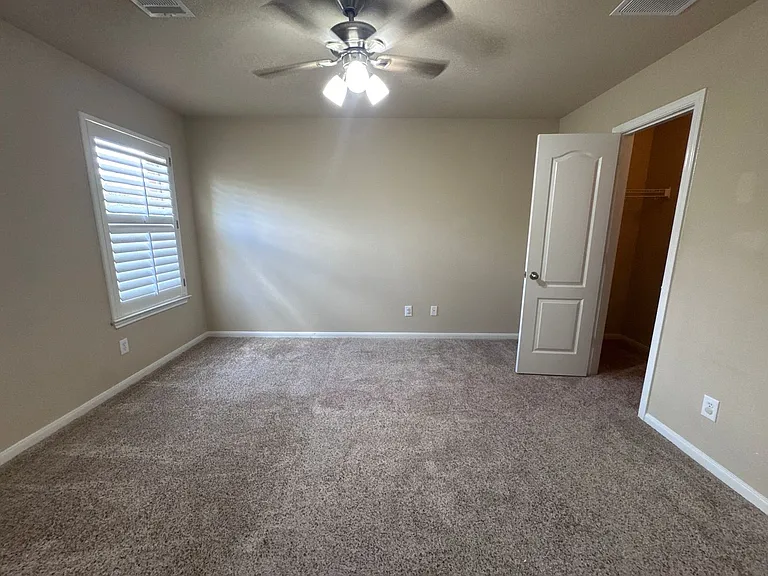 8707 Roswell Rdg — Photo 3