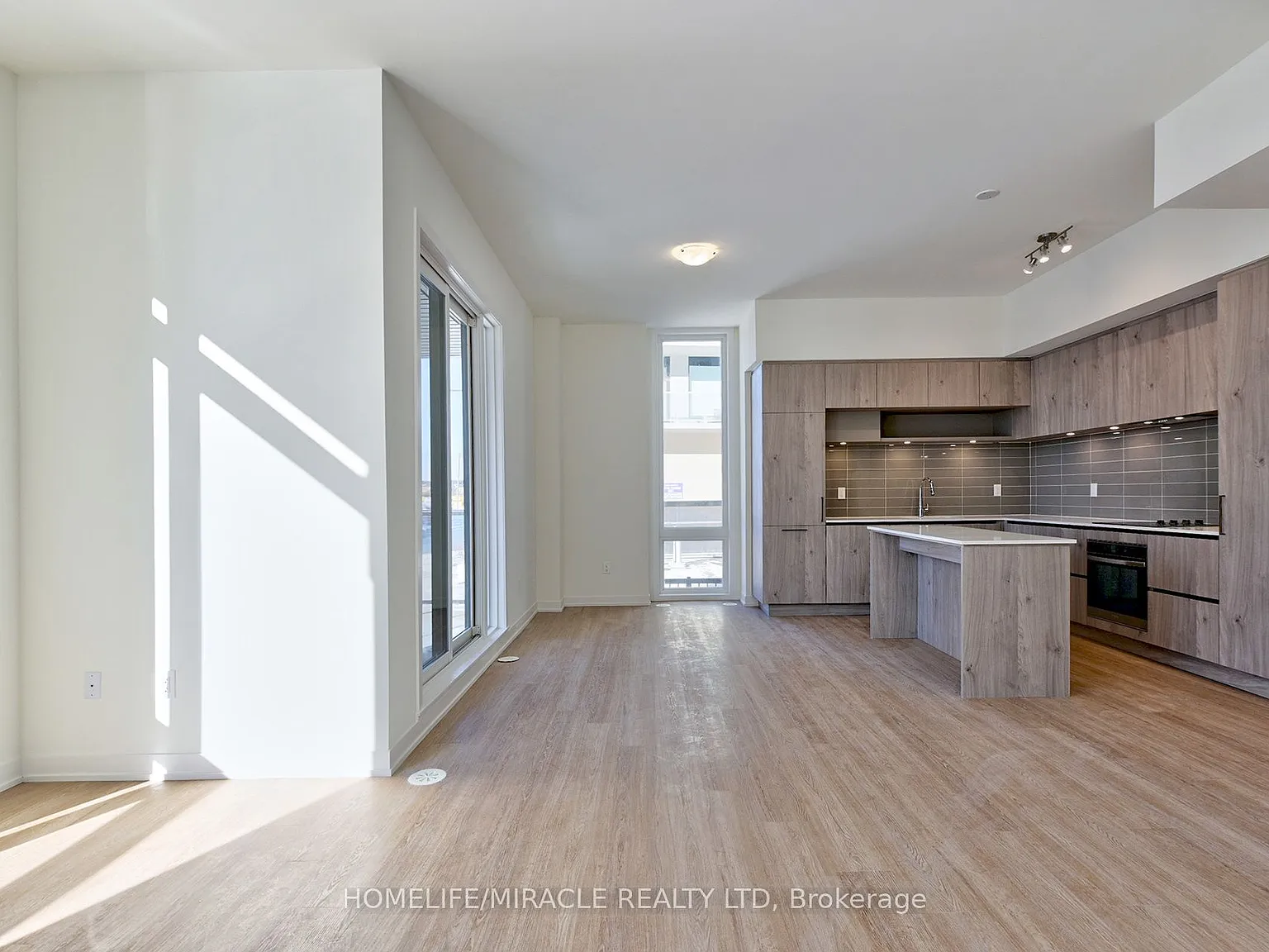 3 bed, $3,000 — Photo 3