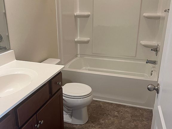 5th image of 309 Kingsbury Ct