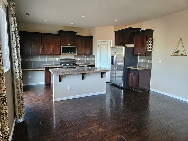 51192 SW Klompen St — Photo 2
