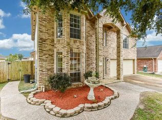 6818 Corinth Dr, Pasadena, TX 77505